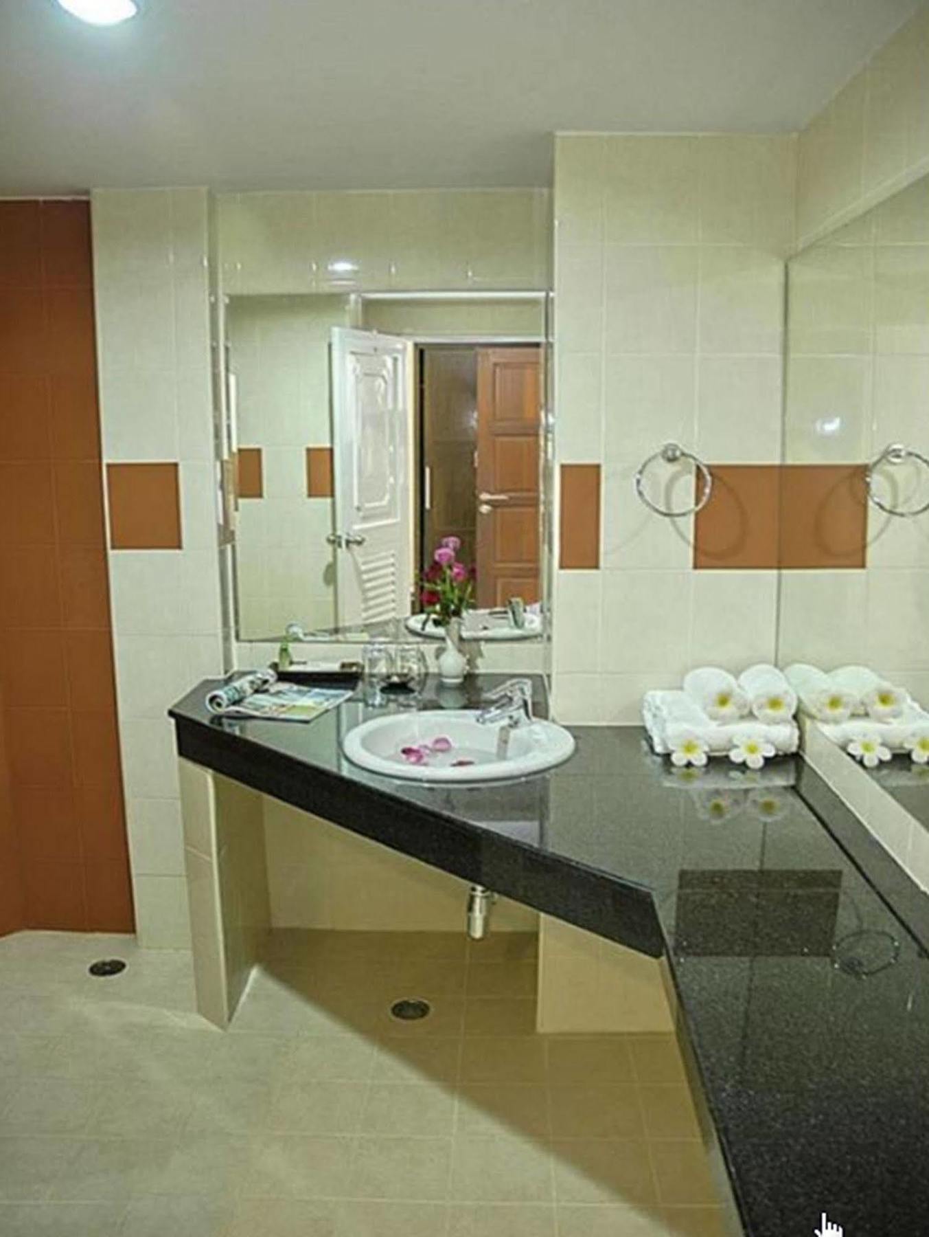 My Hotel - Sha Extra Plus Patong Dış mekan fotoğraf